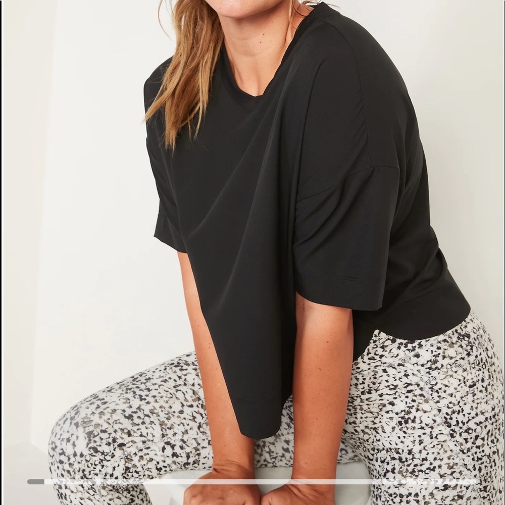 Black Crop Tee